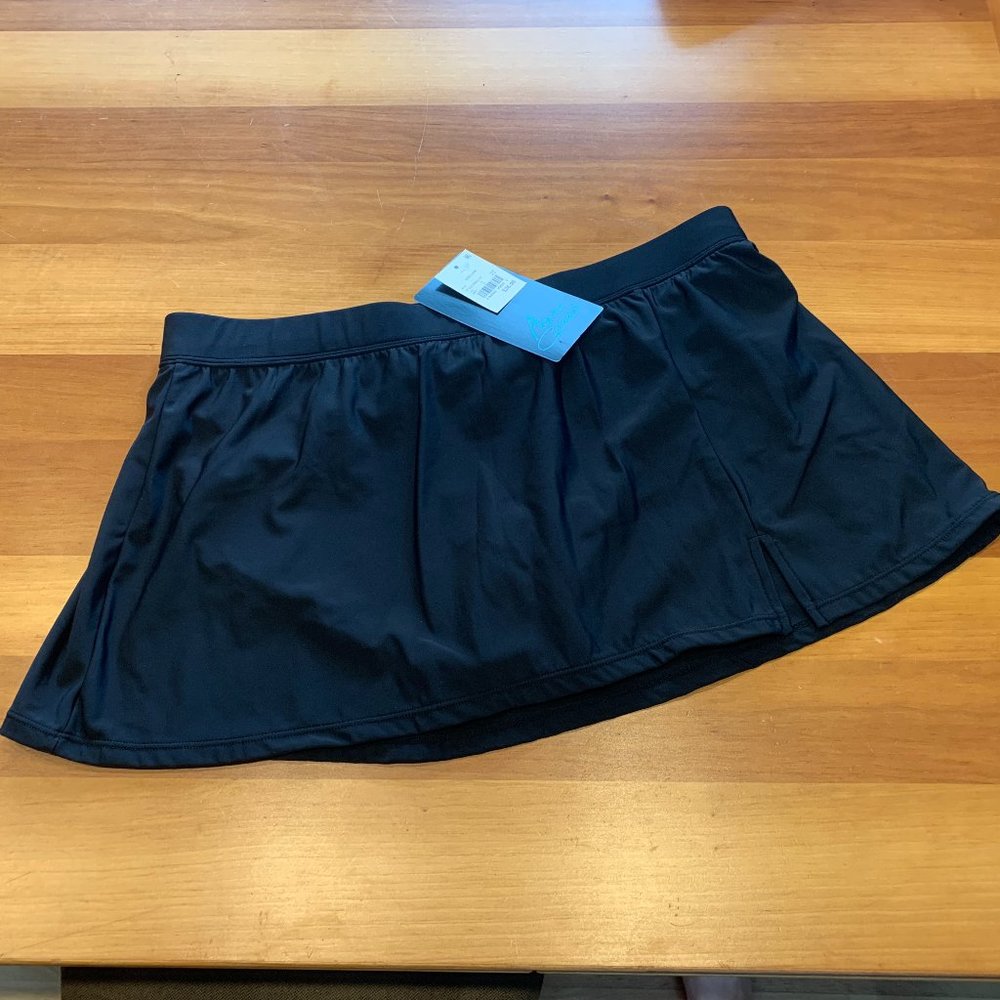 NWT 16W/18W Black Swim skort